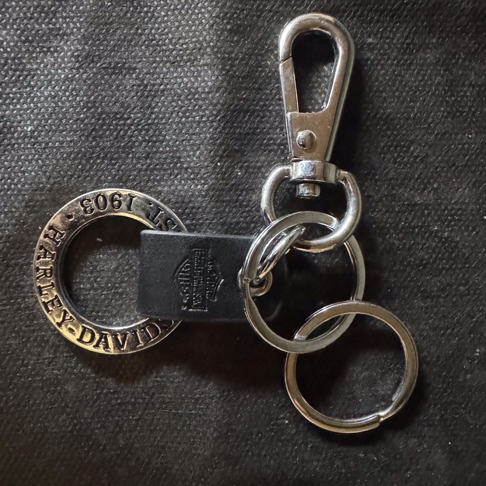 Harley Davidson clip on keychain